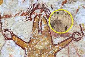 Una serie de figuras dibujadas en piedra desconcierta a los arqueólogos: 175 generaciones podrían estar detrás de su misterio