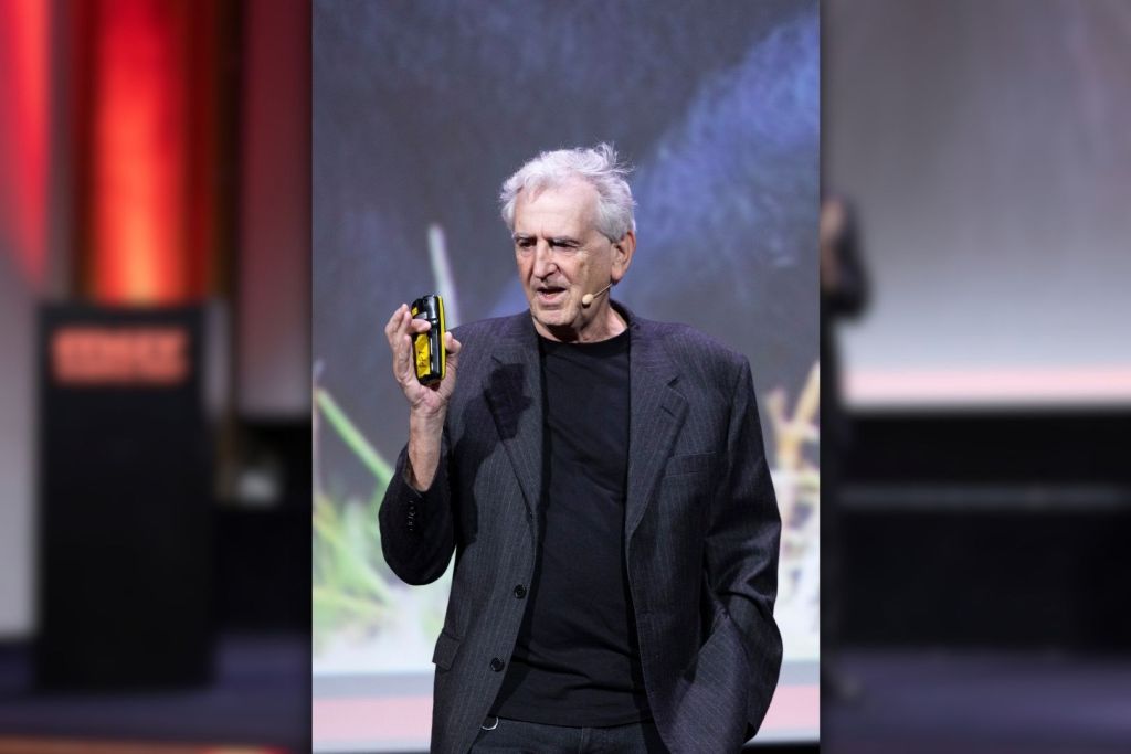 Arsuaga plantea una de las grandes preguntas sobre el ser humano apoyándose en fósiles, evolución y evidencias científicas