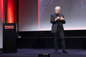 “¿Somos por naturaleza buenos o malos?”: la pregunta que Juan Luis Arsuaga lanzó en el Muy Science Fest Madrid